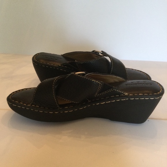 Covington Black Leather Wedge Sandal - Picture 6 of 8